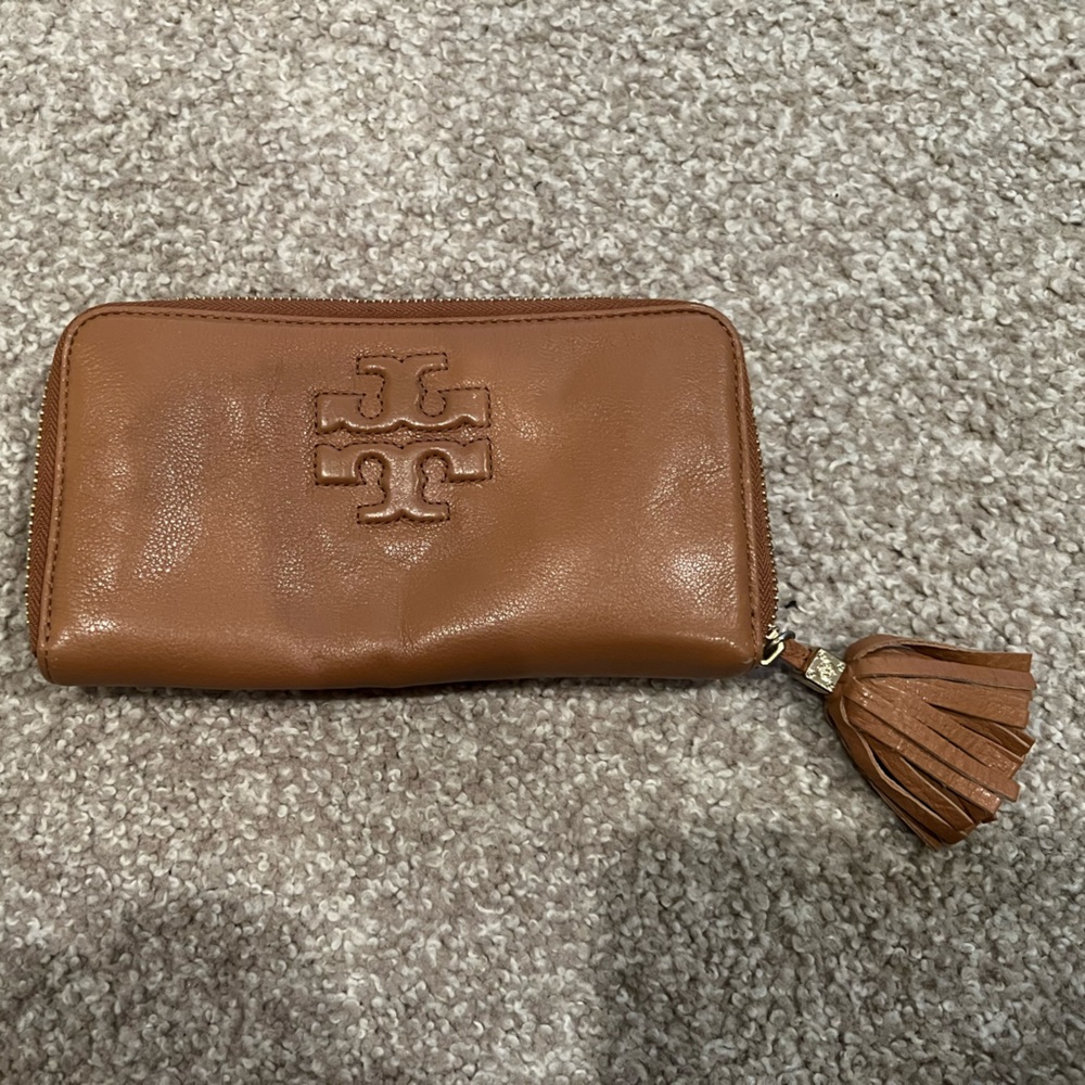 Tory Burch Thea Leather Wallet